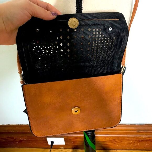 NWT Cute Faux Leather Crossbody Bag - Picture 8 of 15